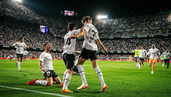 «Ανάσα» για τη Βαλένθια [vids]