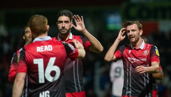 Λιγκ2: “Καίγονται” Στιβενέιτζ και Μάνσφιλντ