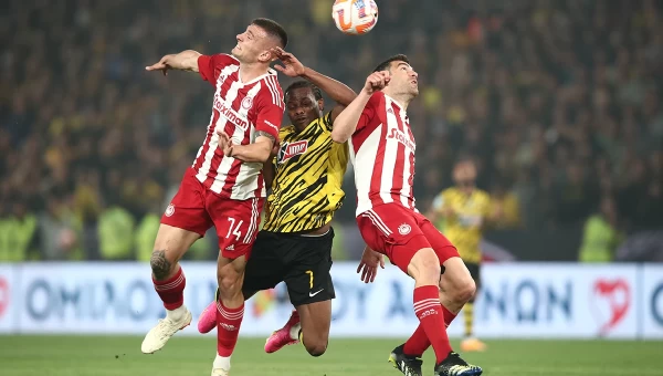 Ο Ολυμπιακός «φρέναρε» την ΑΕΚ [vid]