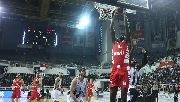 Επιστροφή στην ελληνική πραγματικότητα με άνετη νίκη [vids]