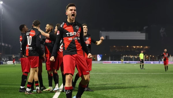 Β’ Ολλανδίας: ΦΚ Αϊντχόφεν – Αλμίρε, το πρώτο βήμα στο 1.95!