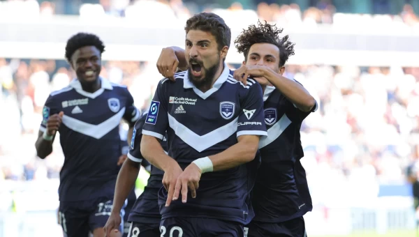 Μπορντό και Βίσελ Κόμπε!