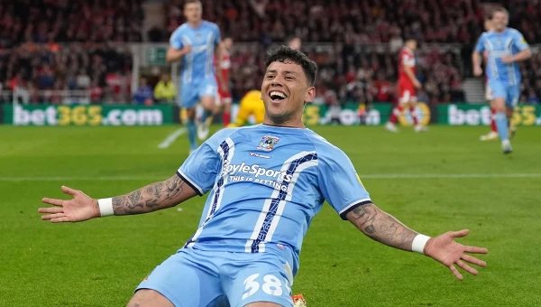 Απίθανη Κόβεντρι - Έφυγε για «Wembley» [vids]