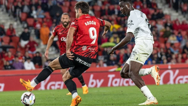 Νέα... μπλεξίματα για τις «νυχτερίδες» [vid]