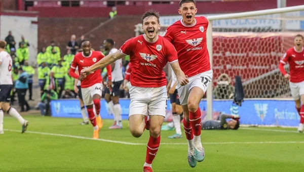 Η Μπάρνσλεϊ στον τελικό της ανόδου