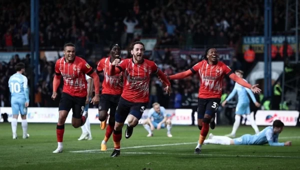 Ενα βήμα από το όνειρο της Premier League η Λούτον! [vid]