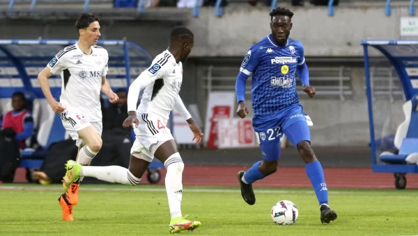 Β' Γαλλίας: Στην κόψη του ξυραφιού...