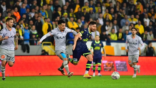 Στο τελικό, με επεισοδιακό τρόπο, η Μπασακσεχίρ [vids]