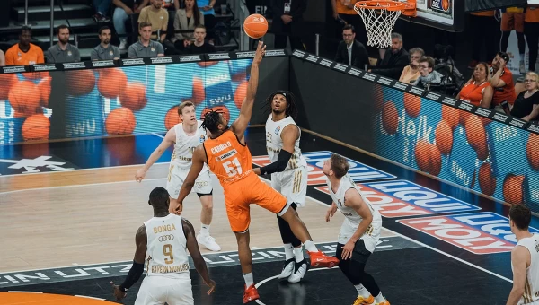 Η Ουλμ «σκούπισε» την Μπάγερν και… τελείωσε τον Τρινκέρι [vids]