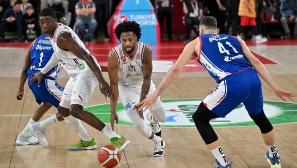 TBL Τουρκίας: Τζάμπολ στους τελικούς Εφές-Καρσίγιακα!