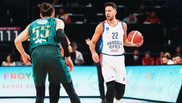 Η Εφές το 1-0 στους τελικούς, 82-78 την Καρσίγιακα