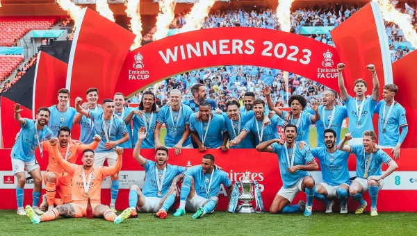 Σίτι νταμπλούχος  και στον... ορίζοντα το treble [vids]