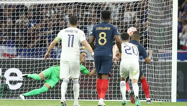 Επεσε μαχόμενη η Εθνική, 1-0 στη Γαλλία [vid]