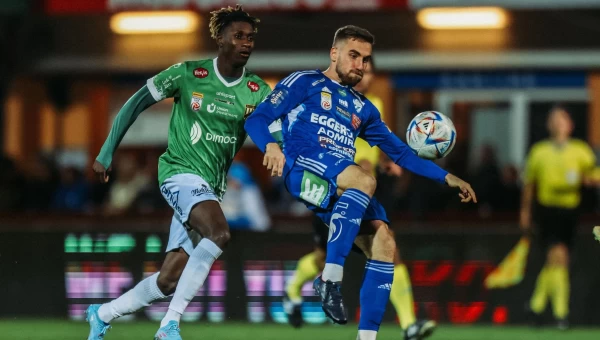 Α' Αυστρίας: Τα φώτα στο Λουστενάου