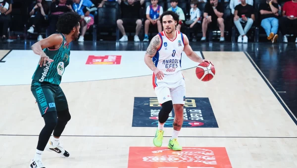 Τα τρίποντα οδήγησαν την Εφές [vids]