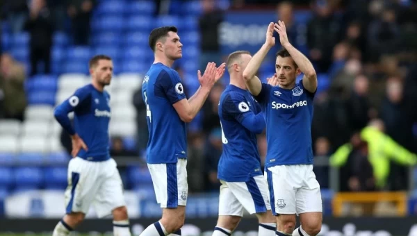 Με Εβερτον και Ζιλ Βιθέντε