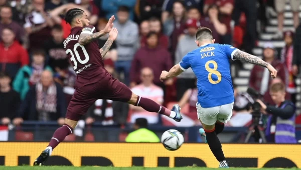 Με Χαρτς και... γκολ!