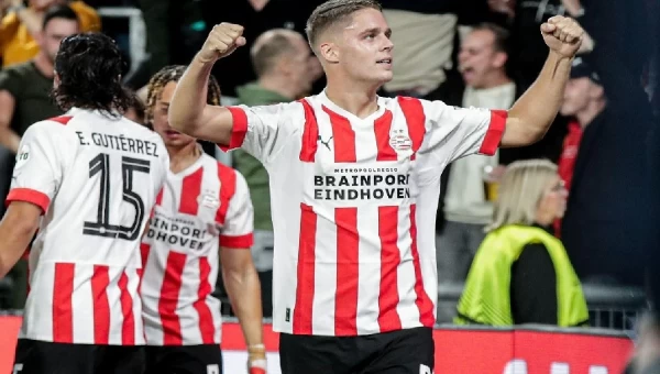 Α' Ολλανδίας: Με... φόρα η Αϊντχόφεν!