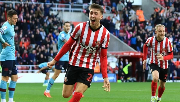 Τσάμπιονσιπ: Σέφιλντ Γουένσντεϊ – Σάντερλαντ, βίοι αντίθετοι!