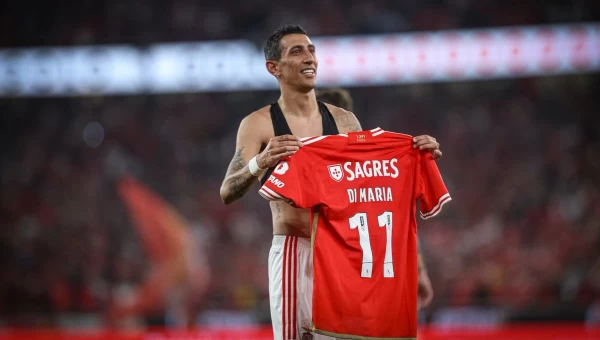 Με την δύναμη της έδρας!