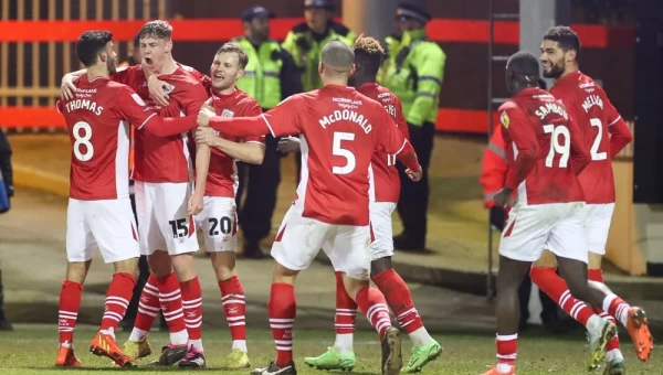 League 2 Αγγλίας: Τα φώτα στο Κρου-Στόκπορτ