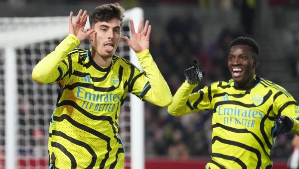 Ανέβηκε στην κορυφή η Αρσεναλ! [vids]