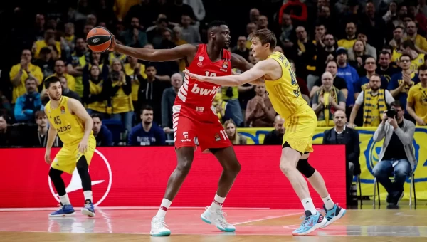 Περίπατος Ολυμπιακού στο Βερολίνο, 67-94 την Αλμπα [vid]