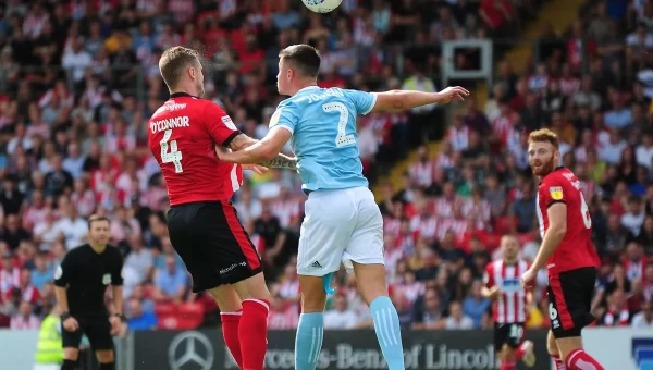 Λιγκ Τρόφι Αγγλίας: Ακρινγκτον-Λίνκολν, μάχη πρόκρισης