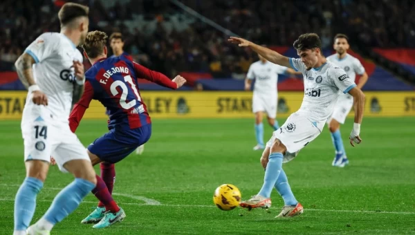 Η τρομερή Χιρόνα έκανε το... θαύμα της και ανέβηκε στην κορυφή