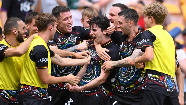 Αυστραλία: Μπρίσμπεϊν Ρόαρ – Σέντραλ Κόουστ Μάρινερς, προβάδισμα στην έδρα