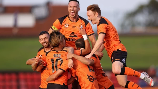 Α' Αυστραλίας: Μπρισμπέιν Ρόαρ-Μακάρθουρ, ας... βρέξει γκολ!