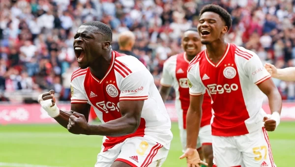 Α' Ολλανδίας:  Δίνει απαντήσεις ο Αγιαξ