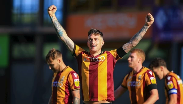 League 2 Αγγλίας: Ασος η Μπράντφορντ