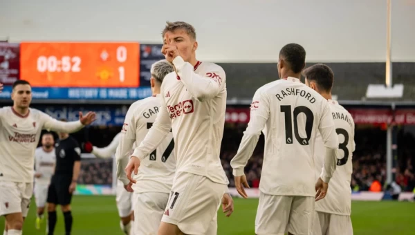 Λούτον - Μάντσεστερ Γιουνάιτεντ 1-2: Πέρασε με Χόιλουντ! 