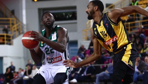 Δύσκολη πρόκριση για τον Παναθηναϊκό, 79-72 την ΑΕΚ [vid]