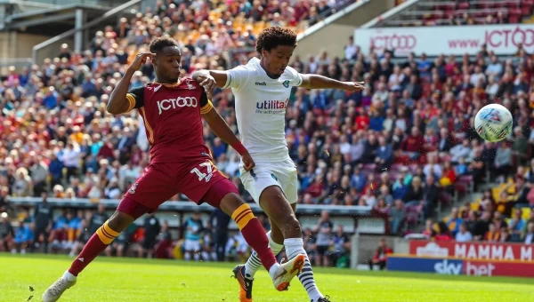 Λιγκ Τρόφι: Μπράντφορντ-Γουίκομ, μάχη για τον τελικό!