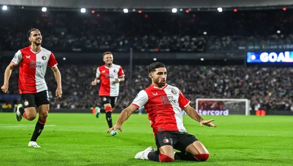 Α' Ολλανδίας: Πονταρίσματα  σε Φέγενορντ