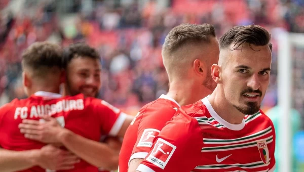 Ασος με Over για Αουγκσμπουργκ