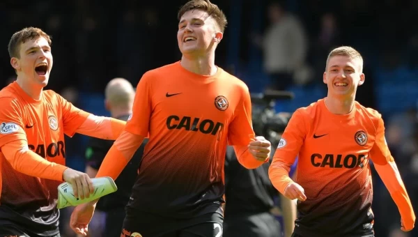 Δυνατά με Νταντί Γιουνάϊτεντ