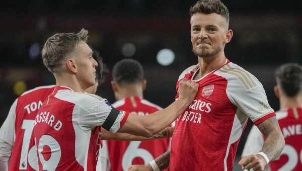 Δήλωση τίτλου από την Άρσεναλ, 5-0 την Τσέλσι