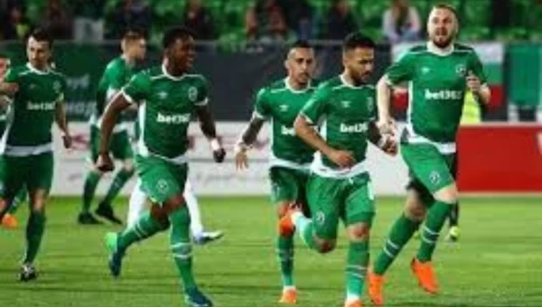 Α' Βουλγαρίας:  Λοκομοτίβ Σόφιας - Μπερόε, καίγονται οι γηπεδούχοι!