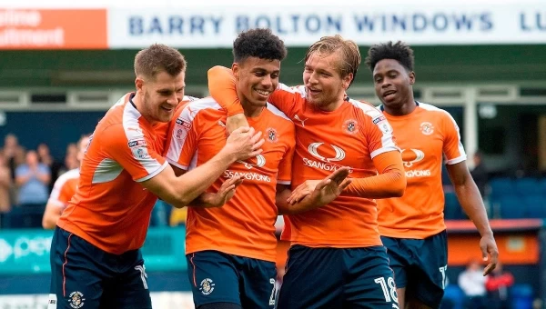 Ρίσκο με Λούτον