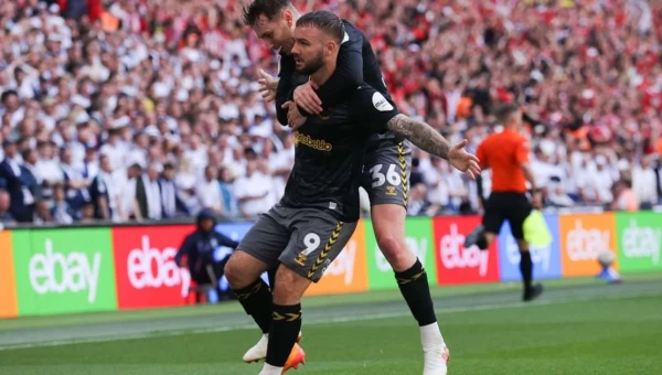 Λιντς - Σαουθάμπτον 0-1: Επιστροφή στη Πρέμιερ Λιγκ για τους Άγιους! [vids]