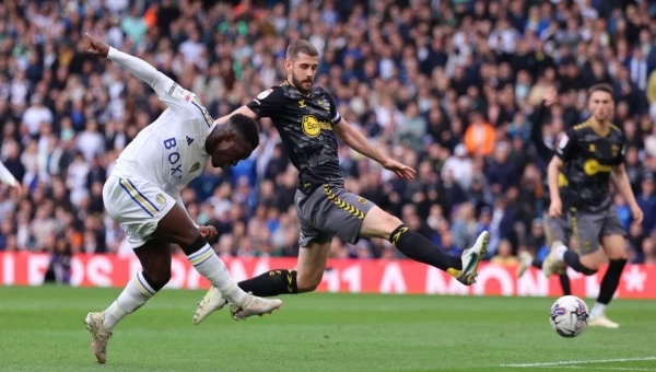 Λιντς – Σαουθάμπτον: Under στον τελικό