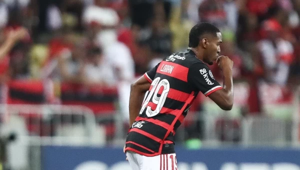 Με Ντιναμό Μινσκ και Παραναένσε