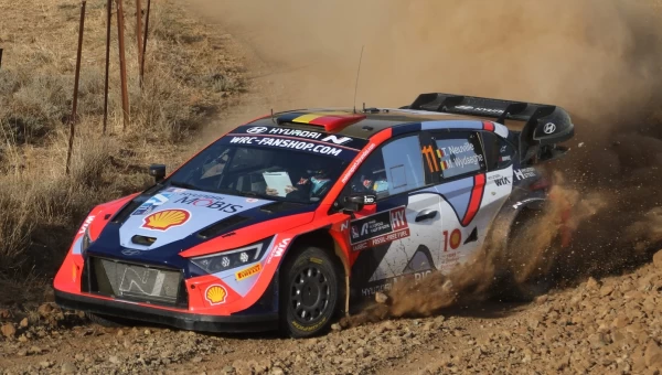 Ράλι Ακρόπολις (3η μέρα): Hyundai-Toyota, σημειώσατε 1 - Υπερθέαμα στη σούπερ ειδική του Σείριου