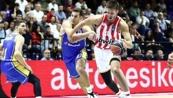 Super Cup: Ζορίστηκε, αλλά τα κατάφερε ο Ολυμπιακός (vid)