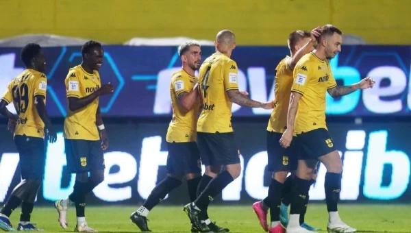 Superleague: «Σκότωσε» τον Ολυμπιακό ο Άρης