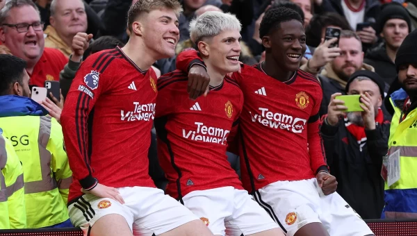 Γιουνάιτεντ διπλό με... Over!