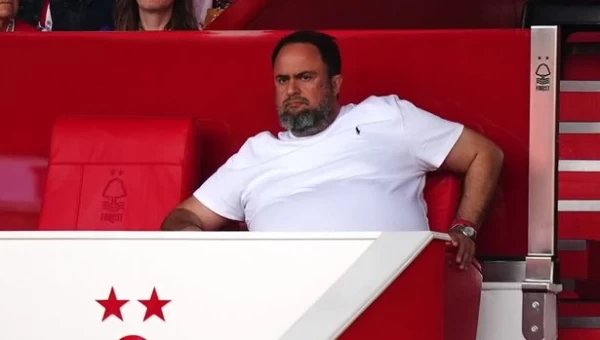 Βαριά τιμωρία πέντε αγωνιστικών από την FA στον Βαγγέλη Μαρινάκη